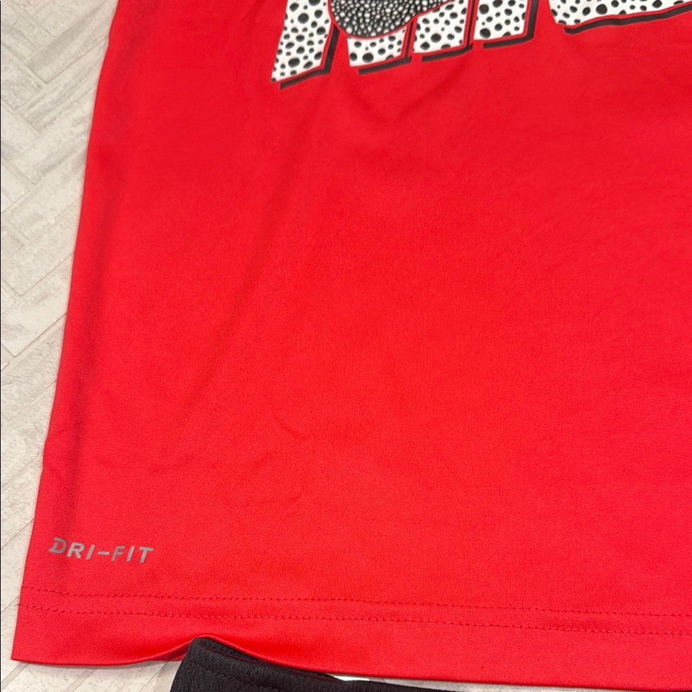 Nike Neon Red T-Shirt and Black Shorts Set, kids 6 - Picture 3 of 8